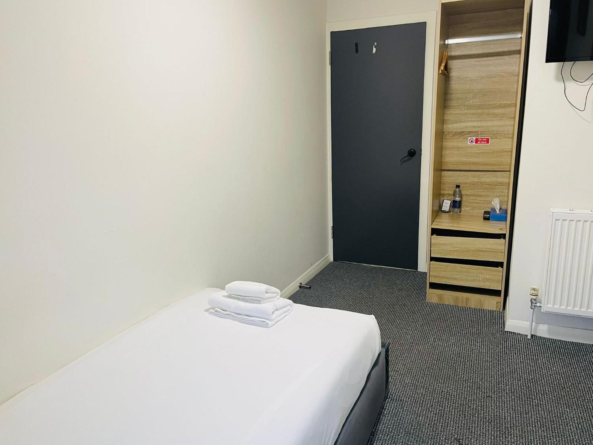 Woodford Hotel Londyn Zewnętrze zdjęcie