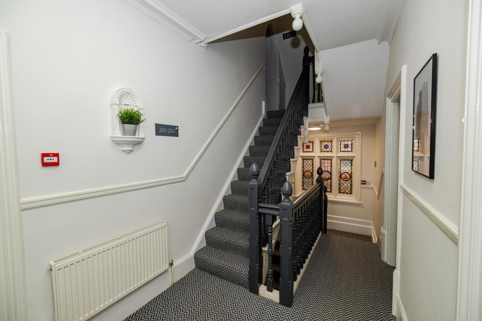 Woodford Hotel Londyn Zewnętrze zdjęcie