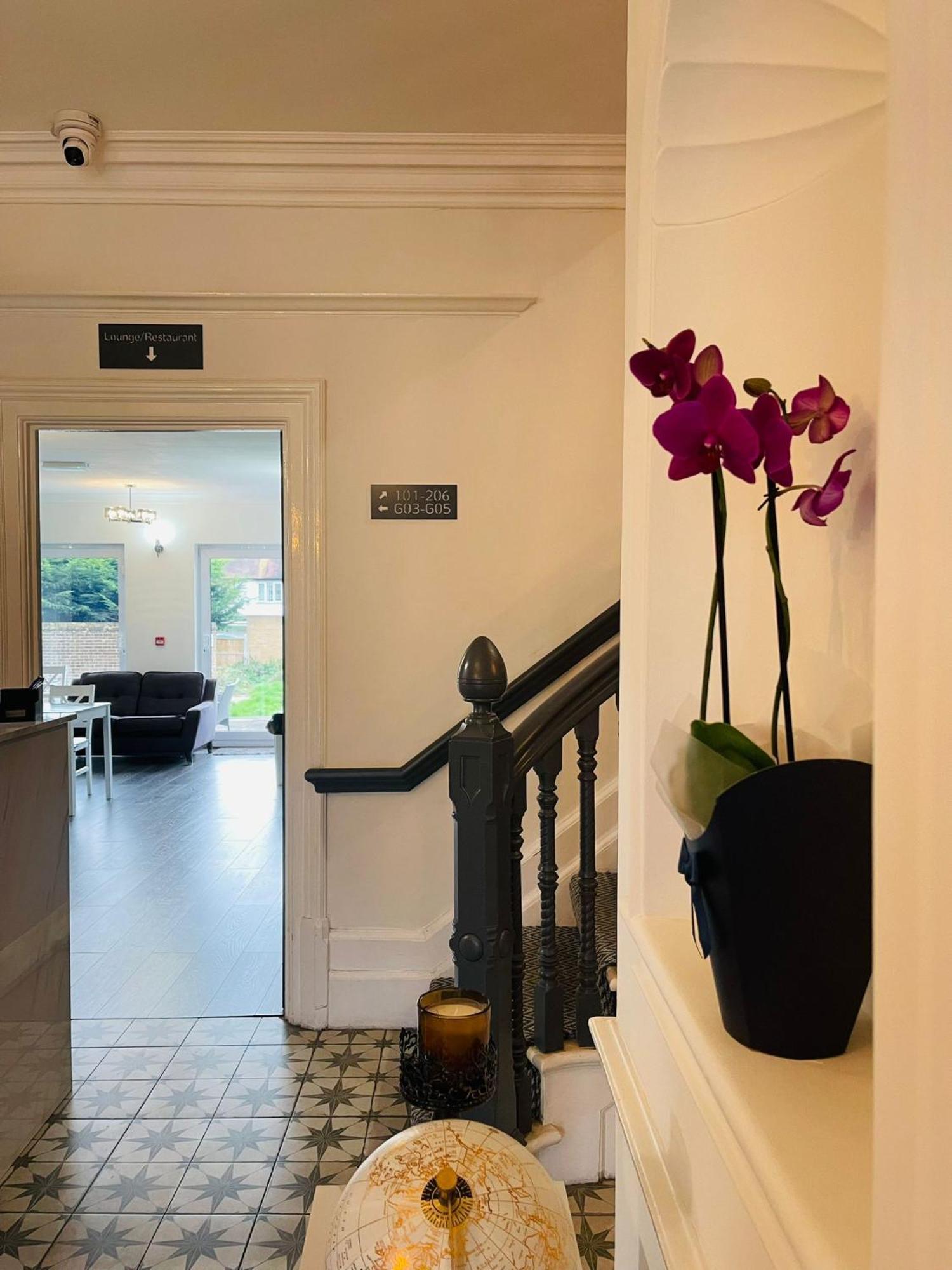Woodford Hotel Londyn Zewnętrze zdjęcie